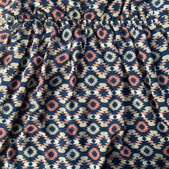 Forever21 size Small geo print dress with keyhole cut out in back - Picture 3 of 5